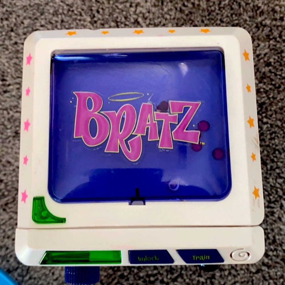 Selling a bratz locker